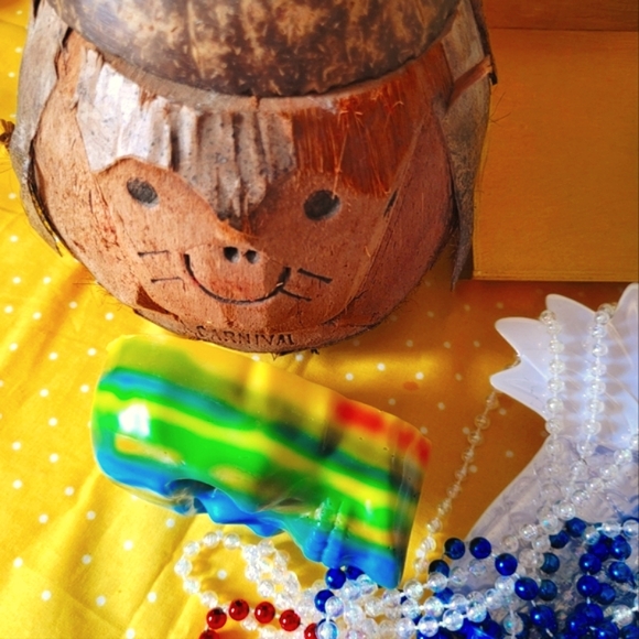 Handcrafted Unisex🏖 "Salty Sea" Vegan Goat Milk Soap - Picture 6 of 9